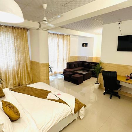 Hotel Relax In - Noida Sector 18 Εξωτερικό φωτογραφία