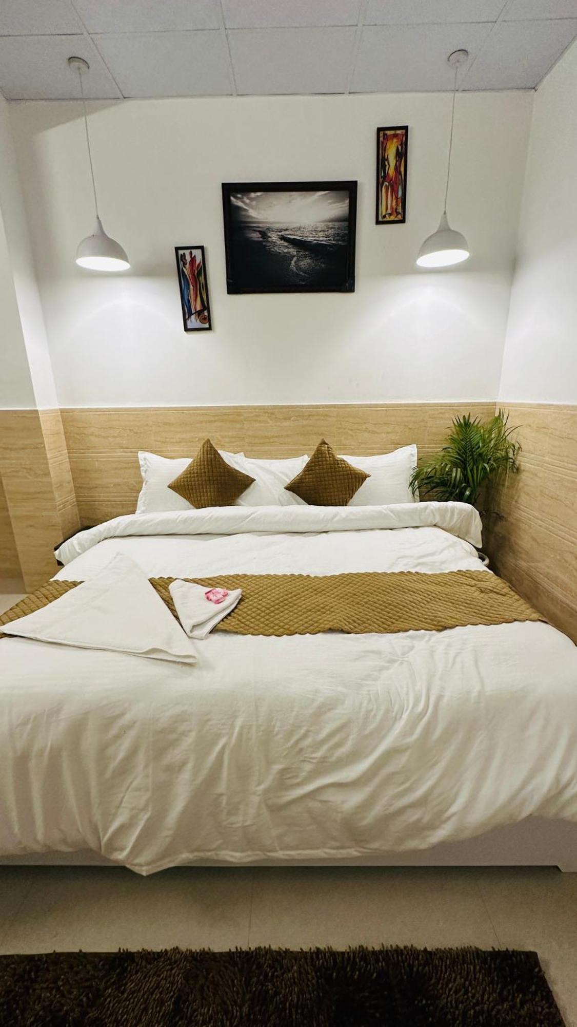 Hotel Relax In - Noida Sector 18 Εξωτερικό φωτογραφία