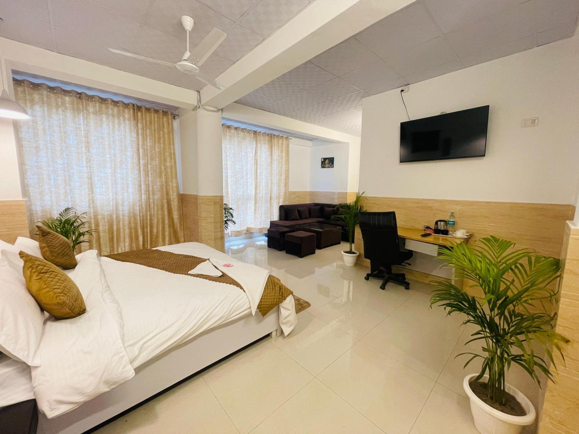Hotel Relax In - Noida Sector 18 Εξωτερικό φωτογραφία