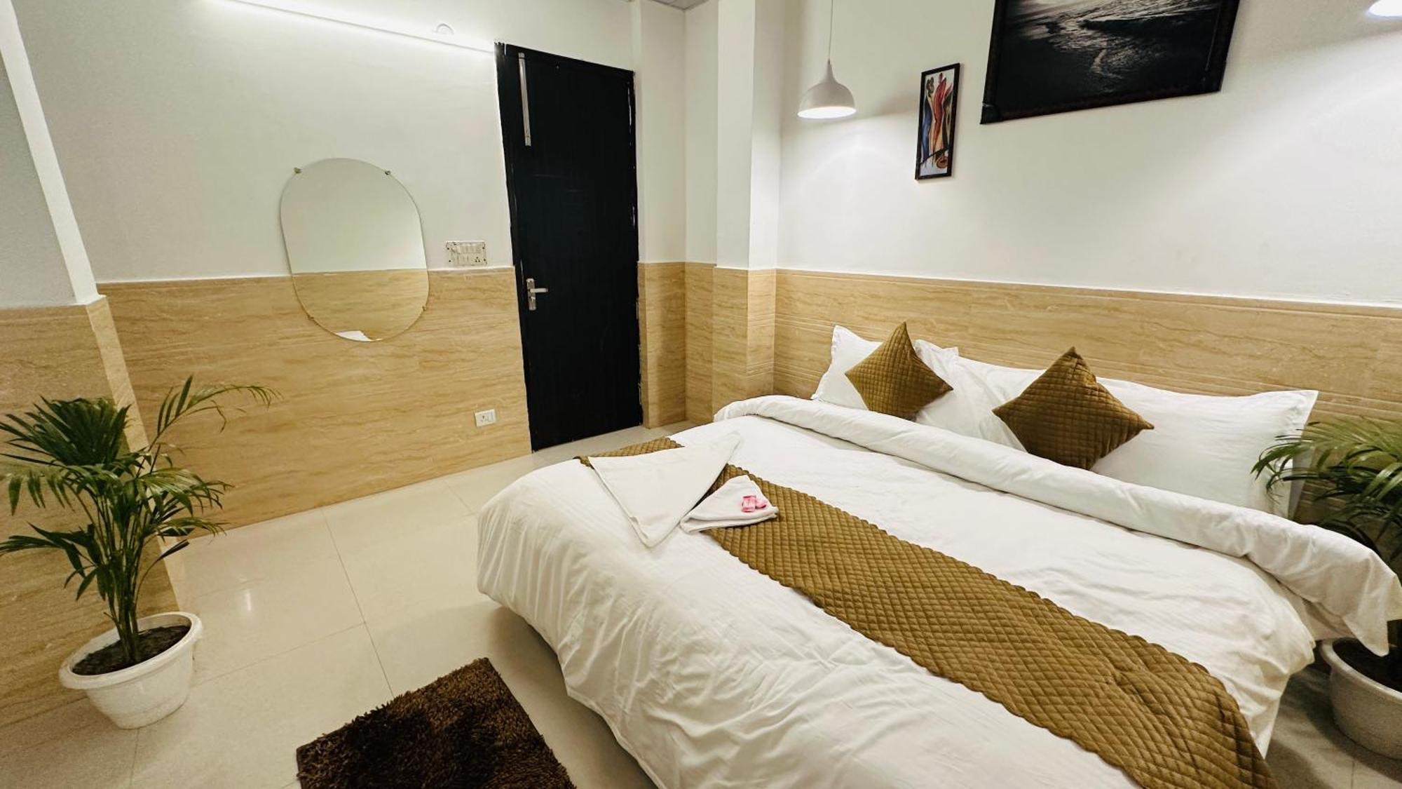Hotel Relax In - Noida Sector 18 Εξωτερικό φωτογραφία