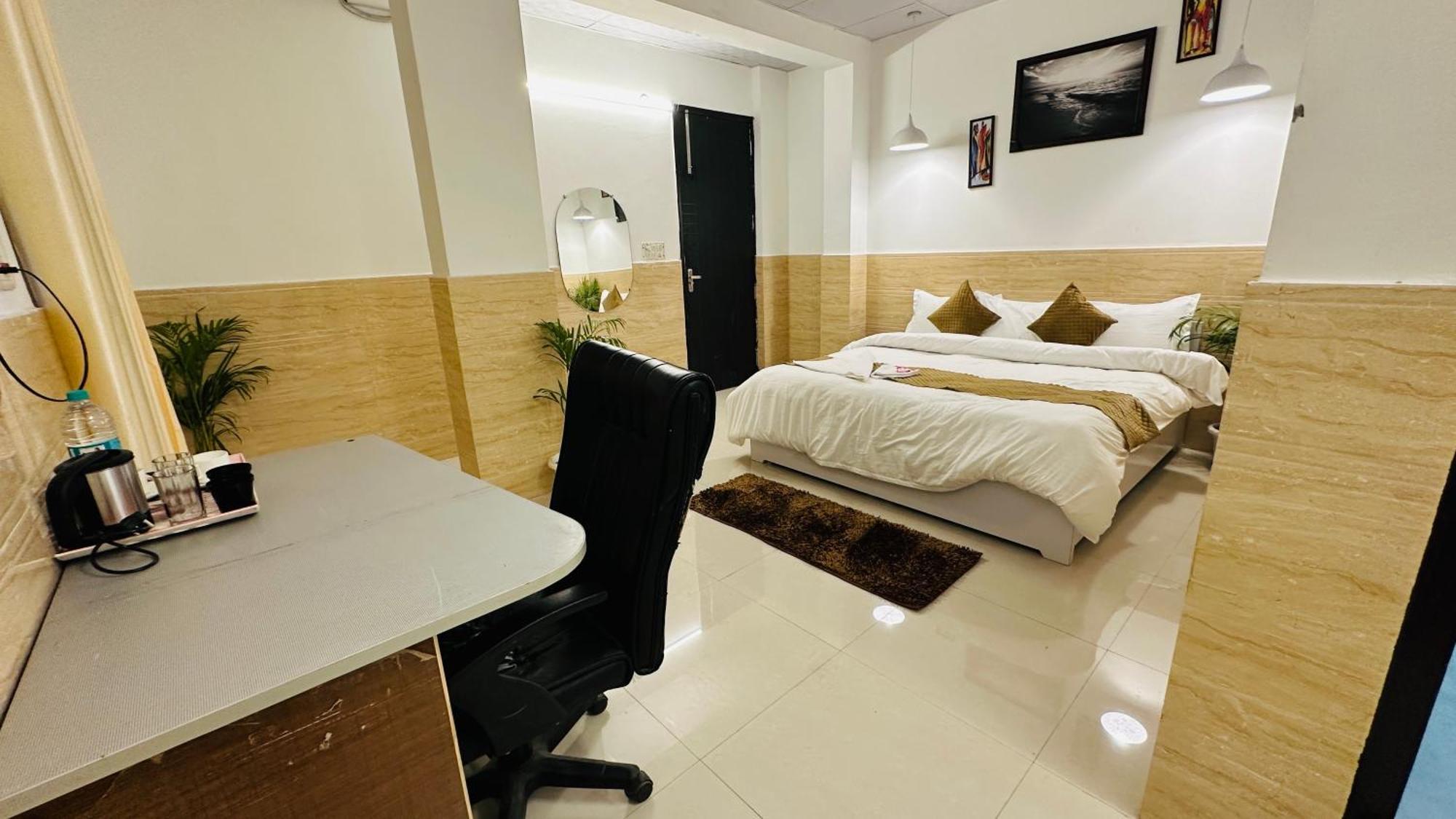 Hotel Relax In - Noida Sector 18 Εξωτερικό φωτογραφία